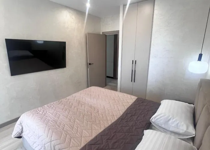 Platinum Apartment *